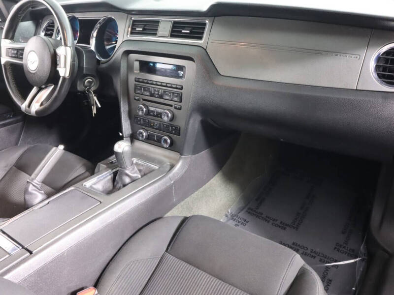 2014 Ford Mustang V6