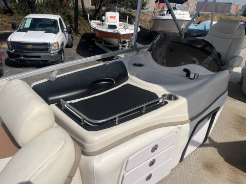 2011 Sun Tracker Regency Party Barge 22