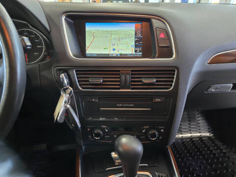 2011 Audi Q5 2.0T quattro Premium Plus