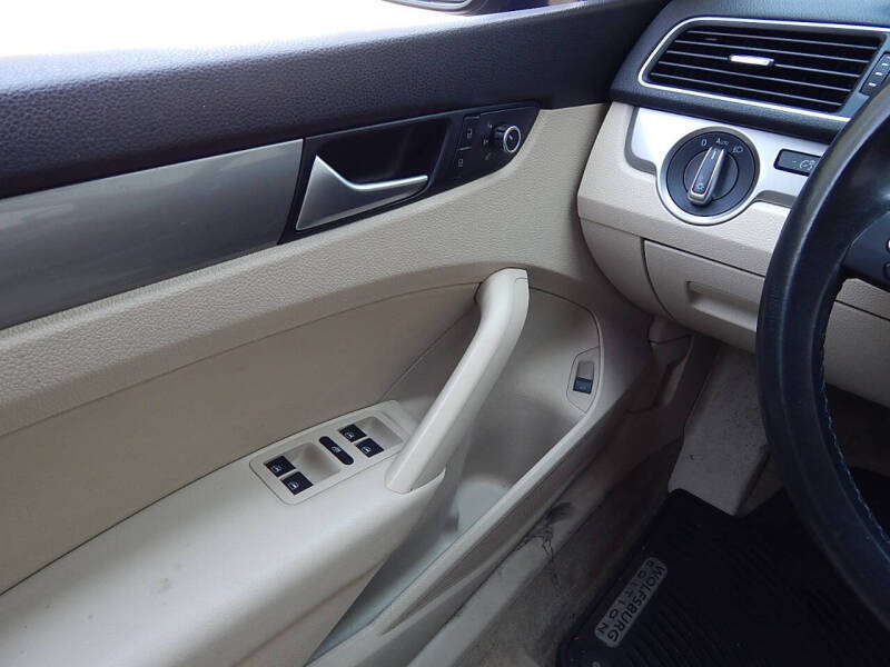 2015 Volkswagen Passat 1.8T Wolfsburg Edition