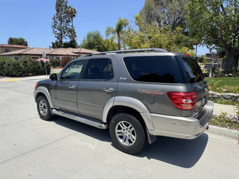 2004 Toyota Sequoia SR5