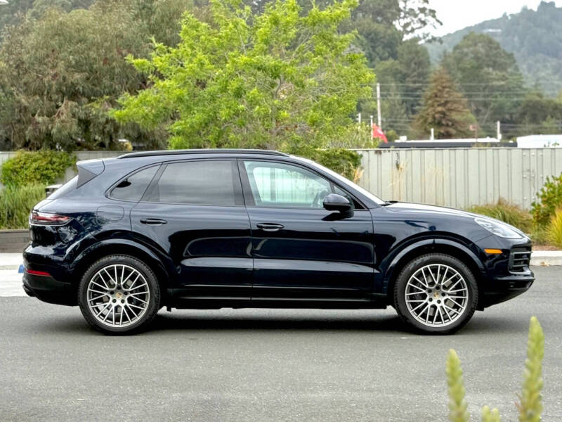 2022 Porsche Cayenne Platinum Edition