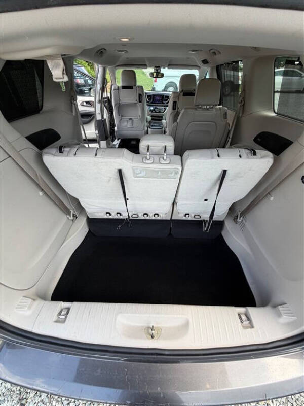 2017 Chrysler Pacifica Touring-L Plus