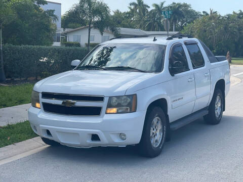 2007 Chevrolet Avalanche for sale at L G AUTO SALES in Boynton Beach FL