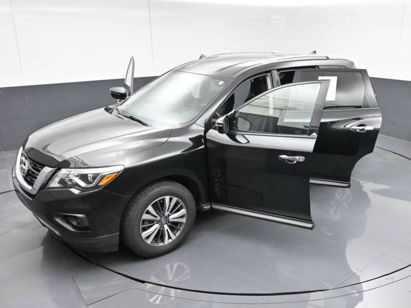 2020 Nissan Pathfinder SV