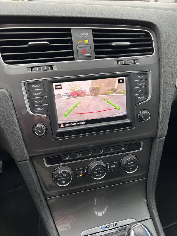 2016 Volkswagen e-Golf SE