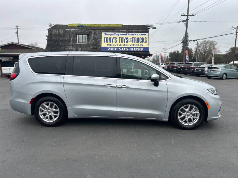 2023 Chrysler Pacifica Touring L