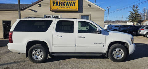 2014 Chevrolet Suburban for sale at Parkway Motors in Springfield IL
