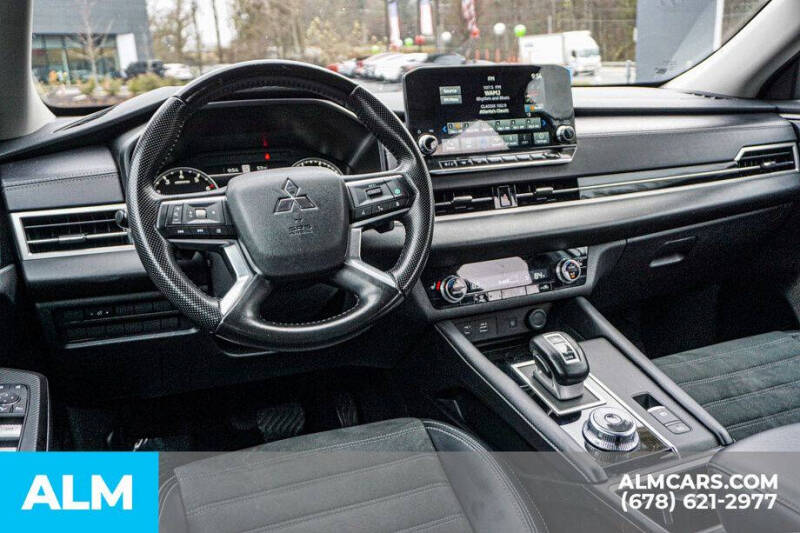 2024 Mitsubishi Outlander SE