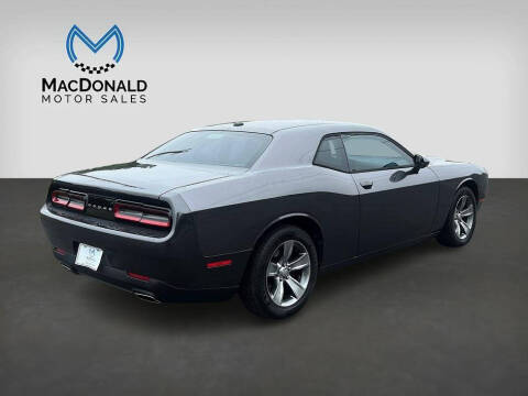 2015 Dodge Challenger SXT