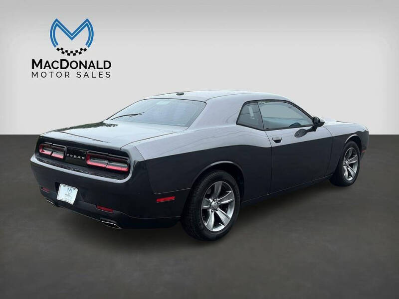 2015 Dodge Challenger SXT