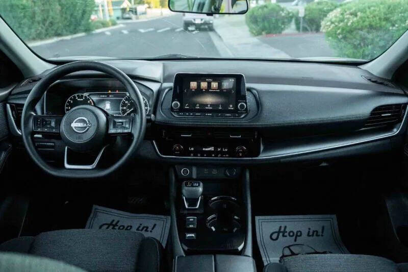 2022 Nissan Rogue SV