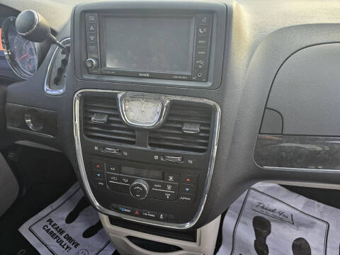 2015 Chrysler Town and Country Touring