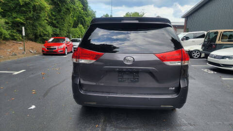 2011 Toyota Sienna XLE 8-Passenger