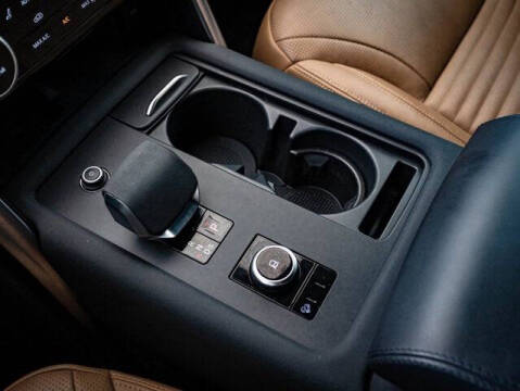 2023 Land Rover Discovery P300 S R-Dynamic