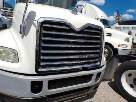 2013 Mack Pinnacle