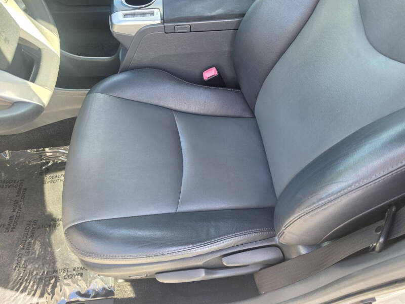 2012 Toyota Prius v Two