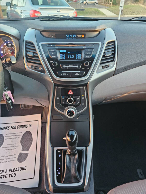 2016 Hyundai Elantra SE