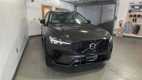 2025 Volvo XC60 T8 Core Dark Theme