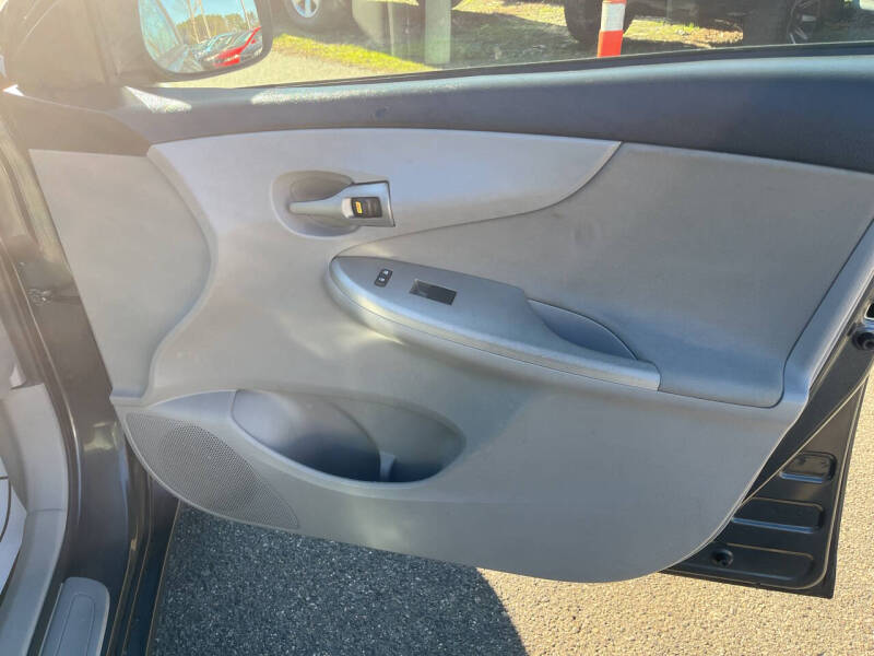 2011 Toyota Corolla LE