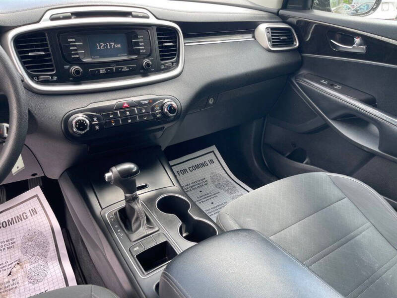 2017 Kia Sorento LX
