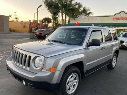 2016 Jeep Patriot for sale at La Mesa Auto Sales in Huntington Park CA