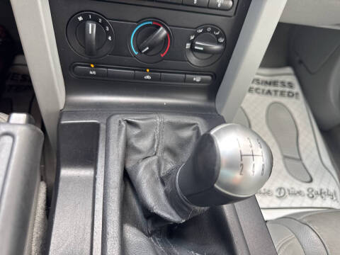 2006 Ford Mustang V6 Standard