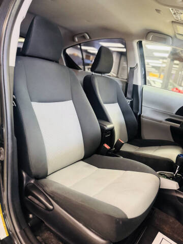 2014 Toyota Prius c Three