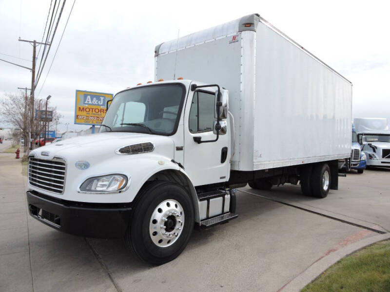 2012 Freightliner M2 106