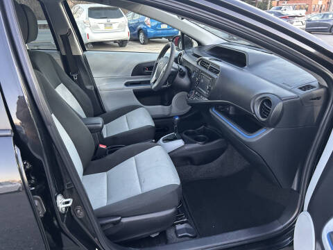 2013 Toyota Prius c Two