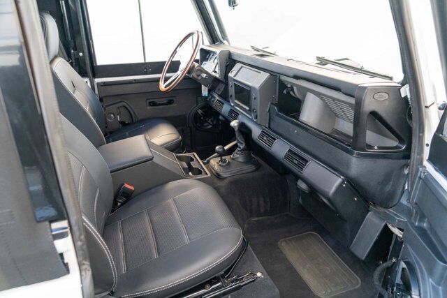 1995 Land Rover Defender 27
