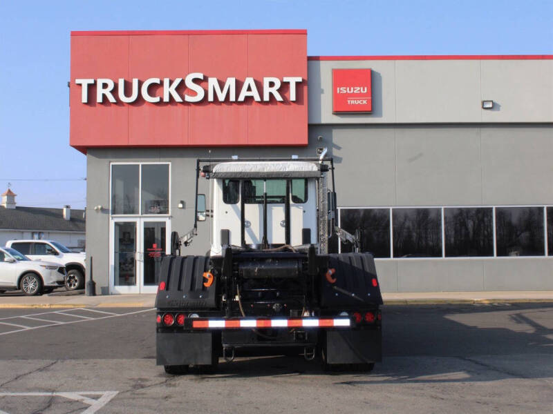 2025 Kenworth T880
