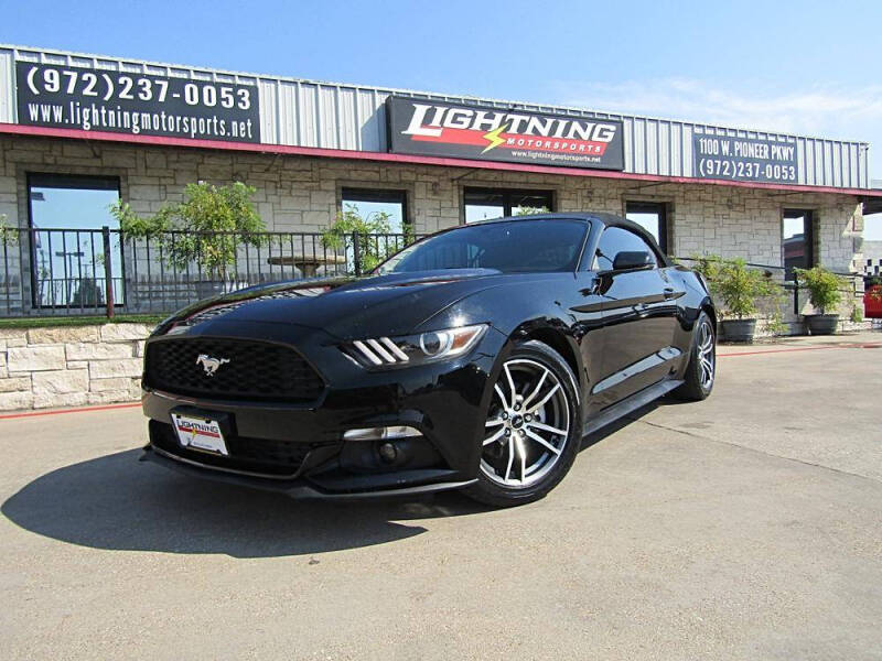 2015 Ford Mustang EcoBoost Premium's photo