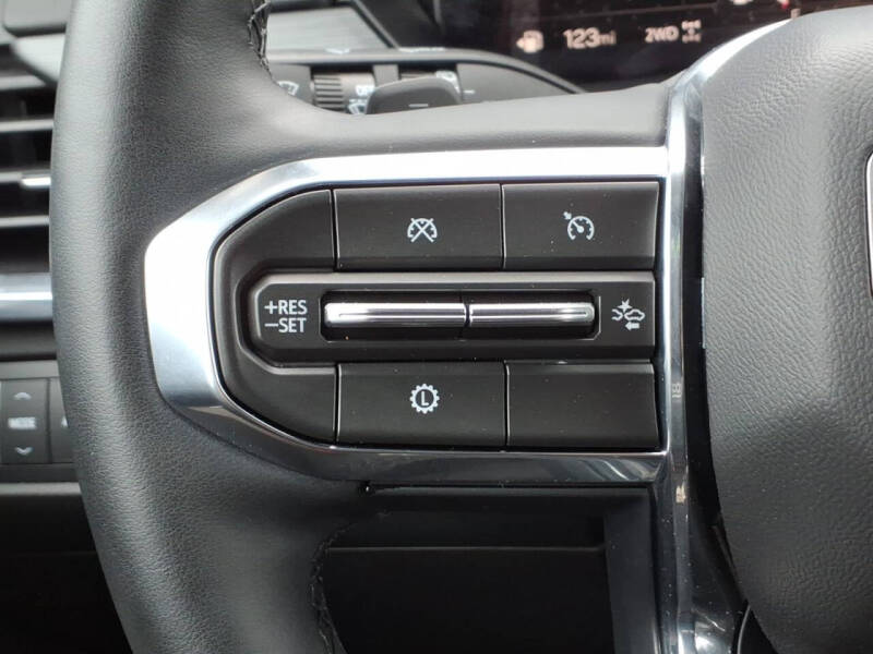 2024 GMC Acadia Elevation