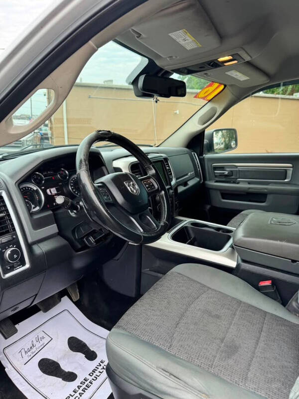 2016 RAM 1500 SLT
