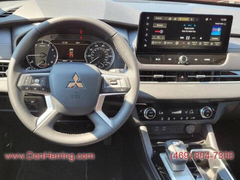 2025 Mitsubishi Outlander SE