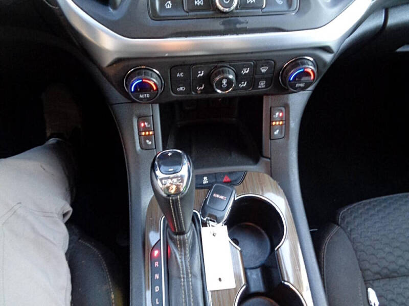 2017 GMC Acadia SLE-2