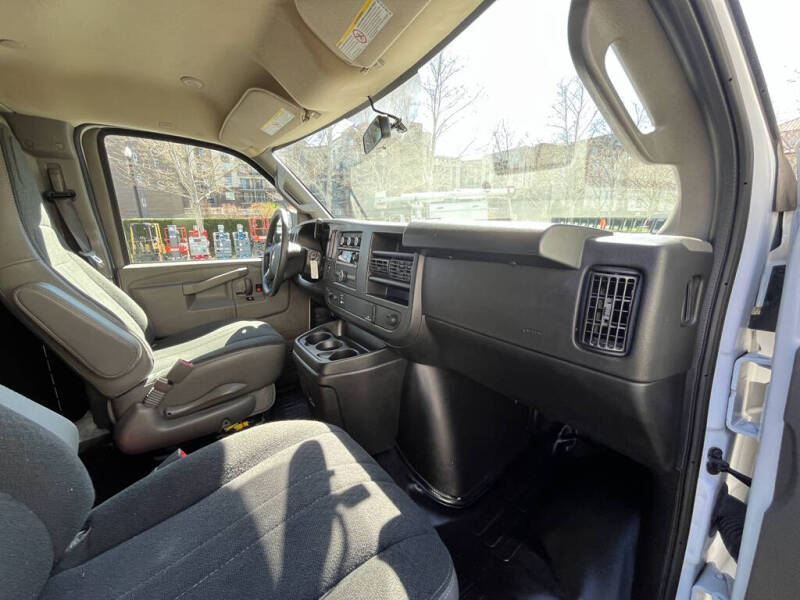 2024 Chevrolet Express 2500