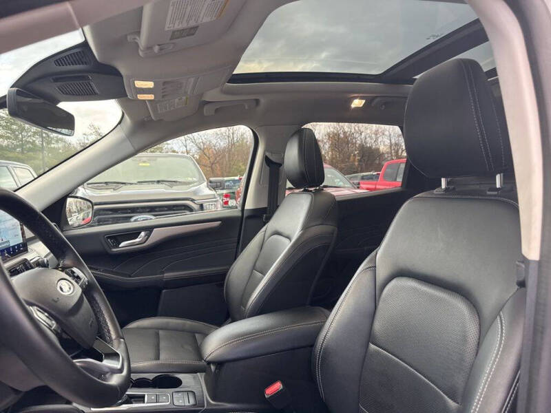 2022 Ford Escape SEL