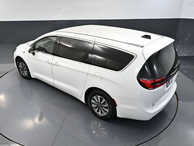 2023 Chrysler Pacifica Plug-In Hybrid Touring L