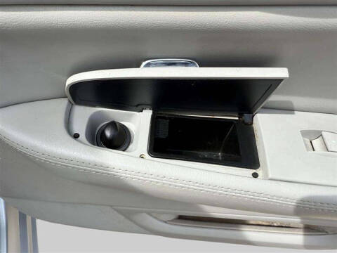 2011 Cadillac DTS Luxury Collection