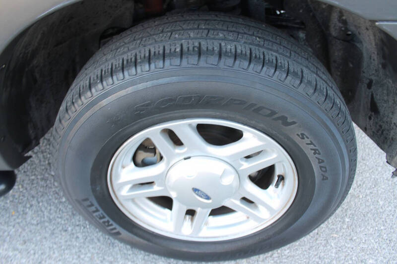 2003 Ford Explorer XLS