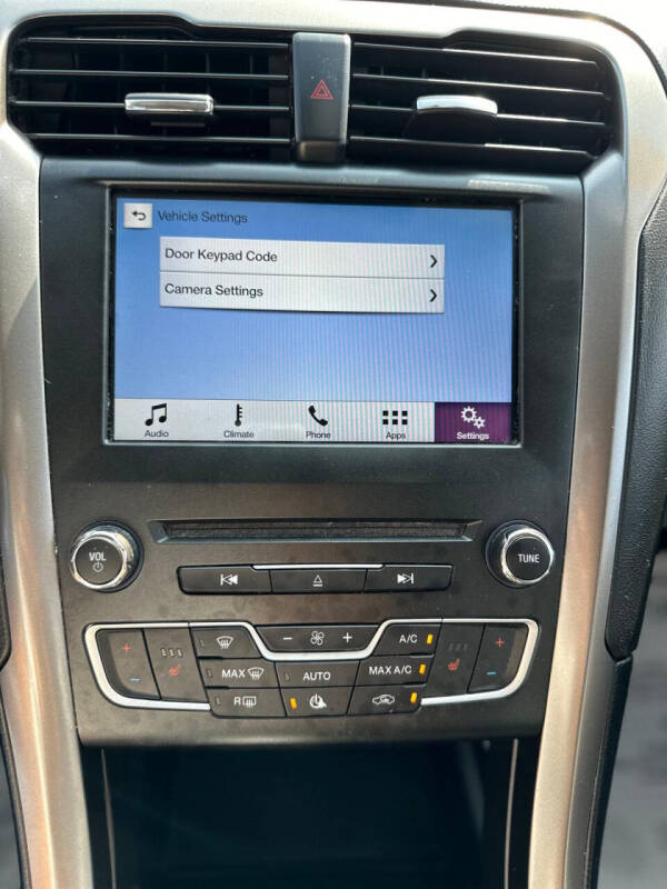 2017 Ford Fusion SE