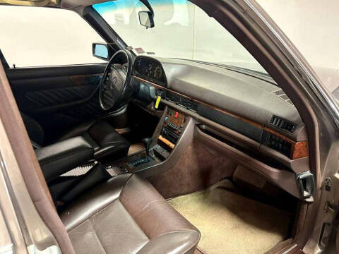 1991 Mercedes-Benz 560-Class 560 SEL