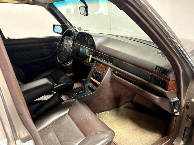 1991 Mercedes-Benz 560-Class 560 SEL