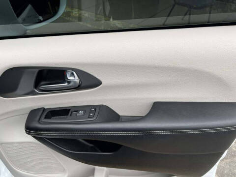 2022 Chrysler Pacifica Touring L