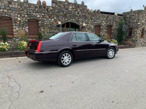 2009 Cadillac DTS for sale at Clarks Auto Sales in Connersville IN