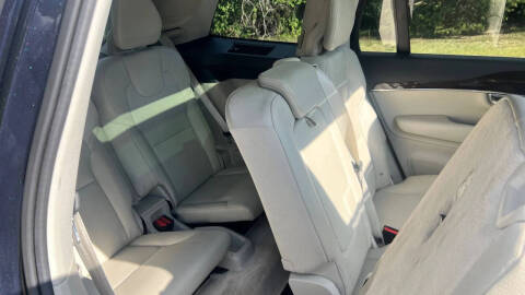 2016 Volvo XC90 T6 Momentum