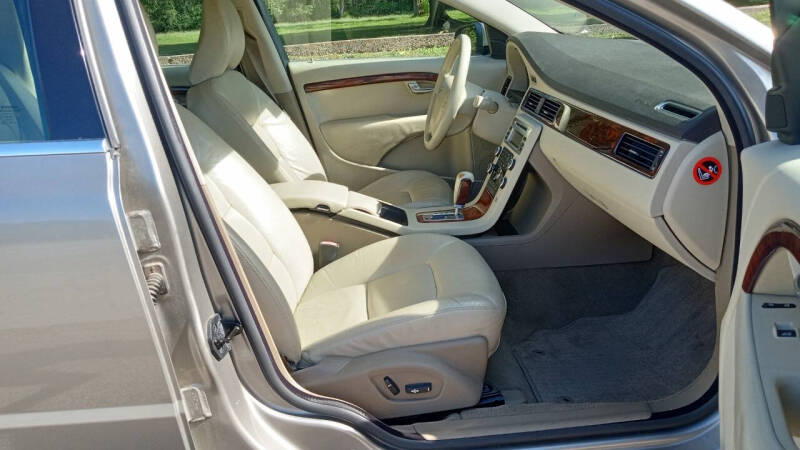 2008 Volvo V70 3.2