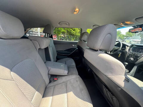 2017 Hyundai Santa Fe SE